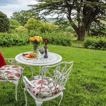 Aislaby Hall Dom wakacyjny *